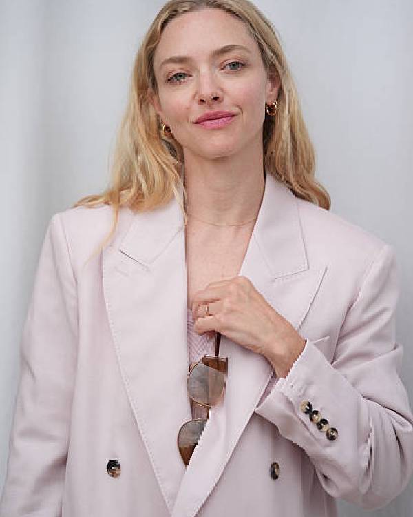Amanda Seyfried 82nd Venice International Film Festival Pink Blazer USA Jackets