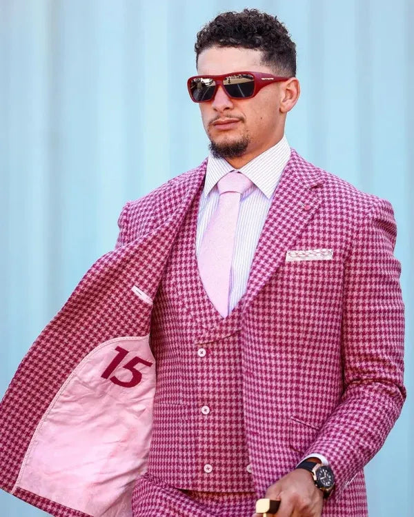 Patrick Mahomes Arriving Jacksonville Suit